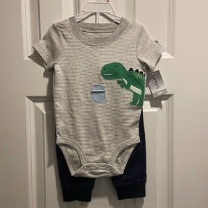 ❗️NWT Two Piece Carters Dinosaur Onesie and Pants Set